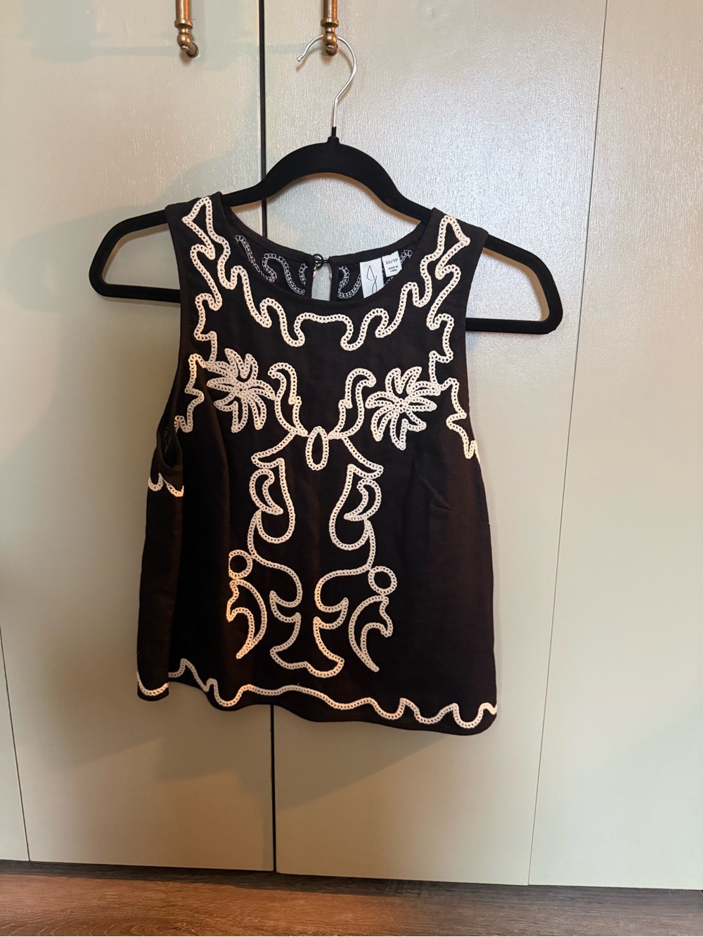 Joie Black & White Embroidered Linen Blend Sleeveless Top XS NWOT